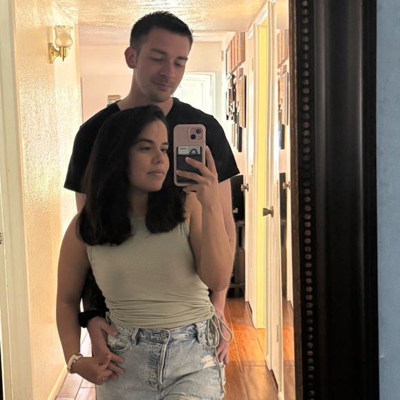 Meet your Posher, Monee - Picture 2 of 7